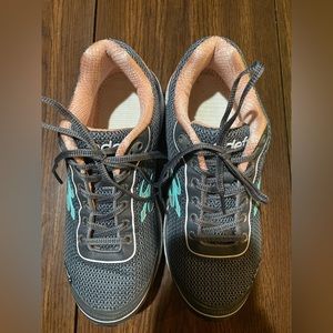 GDEFY RUBBER SHOES SIZE 9